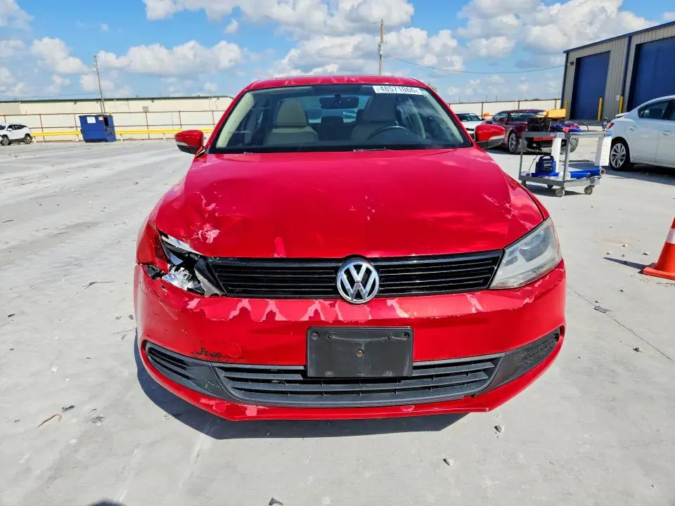 2012 VOLKSWAGEN JETTA SE  