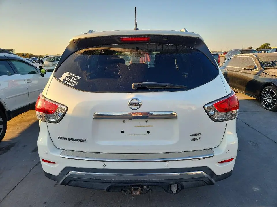 2014 NISSAN PATHFINDER SV  