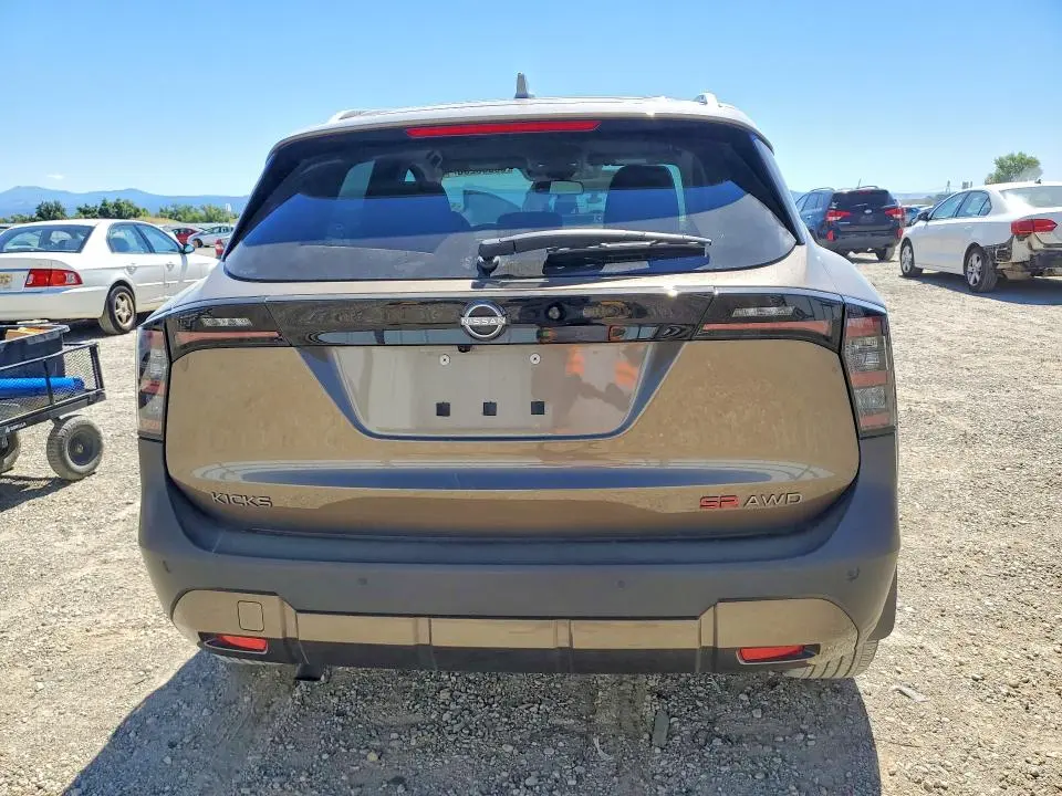 2025 NISSAN KICKS SR  