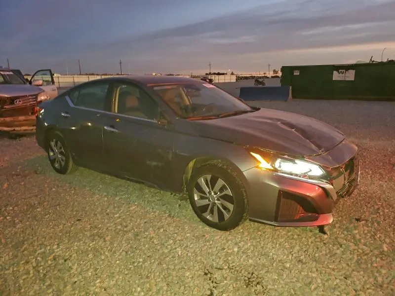 2024 NISSAN ALTIMA S  