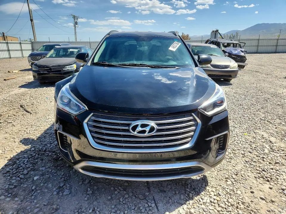 2018 HYUNDAI SANTA FE SE  
