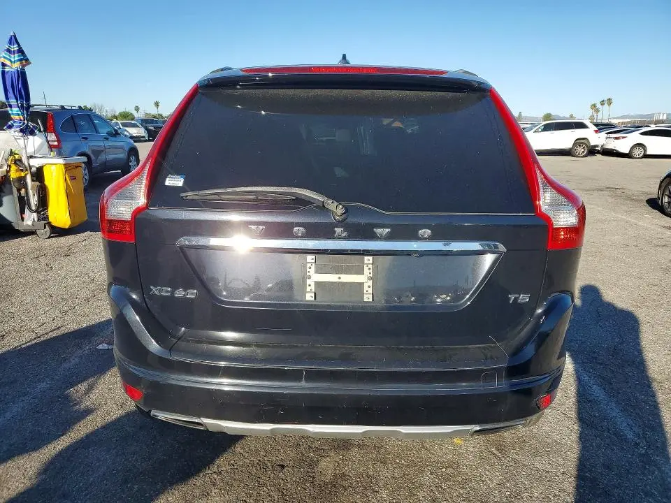2015 VOLVO XC60 T5 PREMIER  