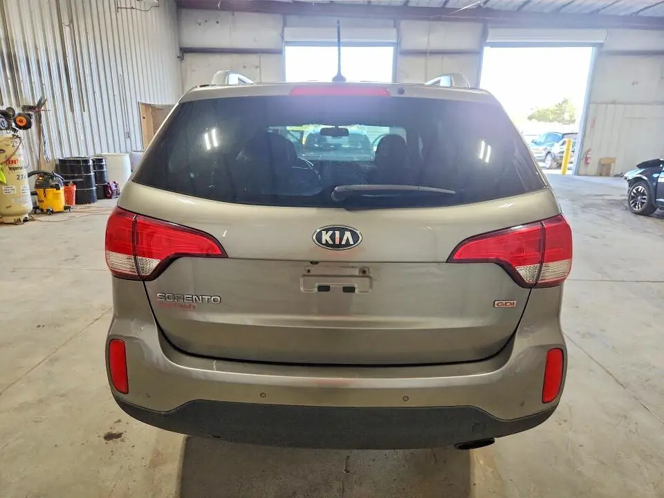 2015 KIA SORENTO LX  