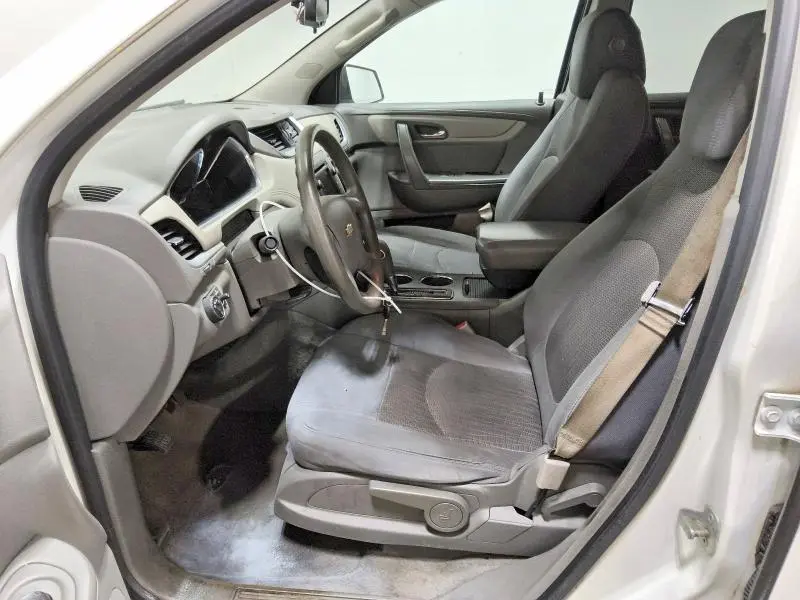 2015 CHEVROLET TRAVERSE LS  