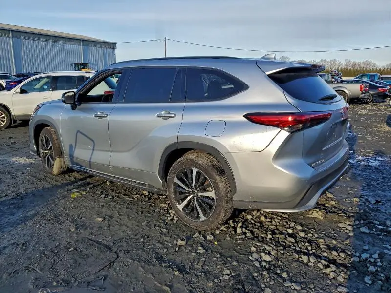 2022 TOYOTA HIGHLANDER XSE  