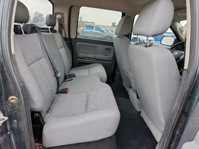 2011 DODGE DAKOTA SLT  