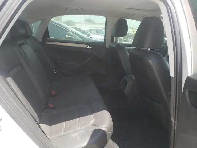 2015 VOLKSWAGEN PASSAT SE