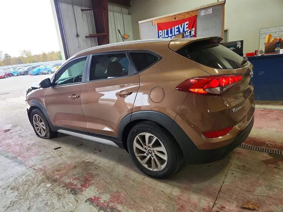 2017 HYUNDAI TUCSON SE PLUS  