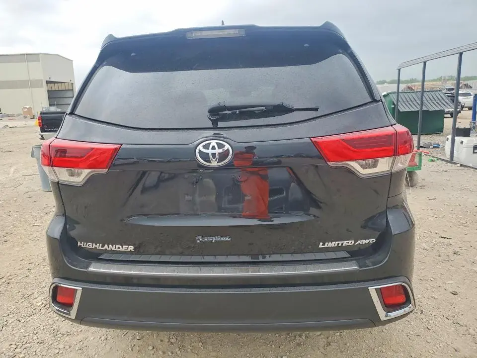 2017 TOYOTA HIGHLANDER LIMITED  