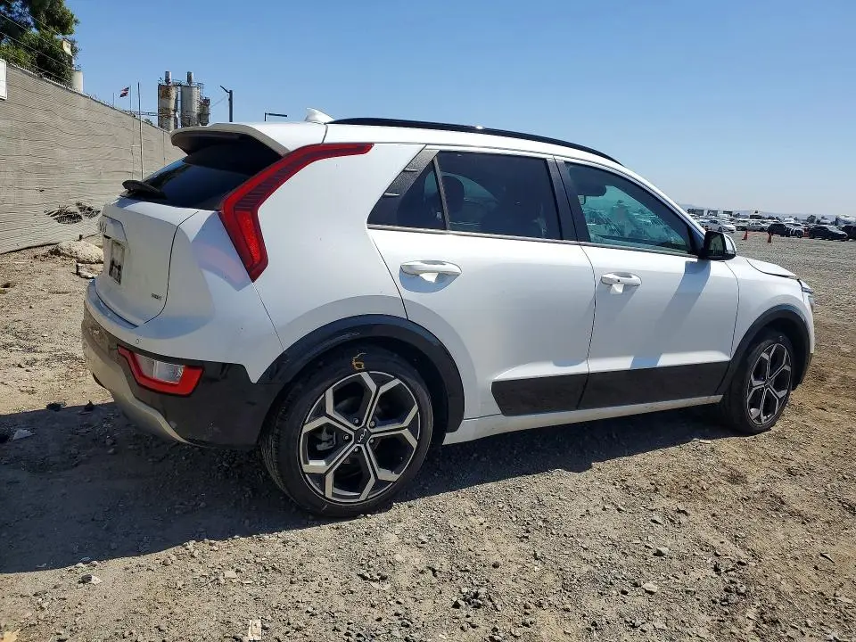 2023 KIA NIRO EX  