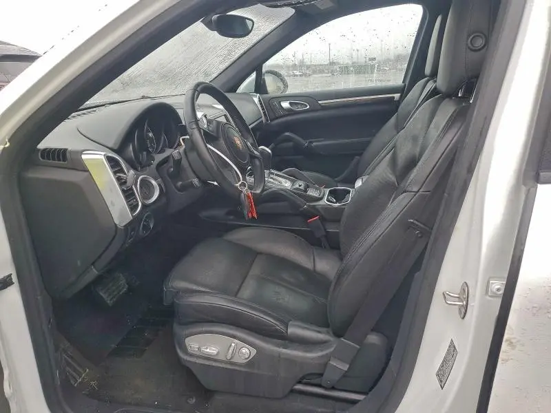2013 PORSCHE CAYENNE   