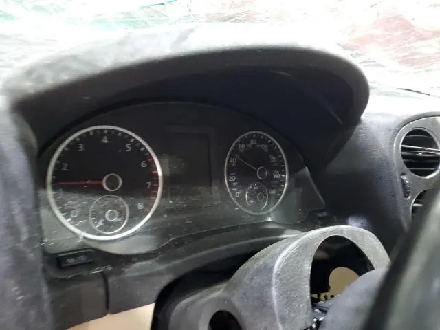 2014 VOLKSWAGEN TIGUAN S  