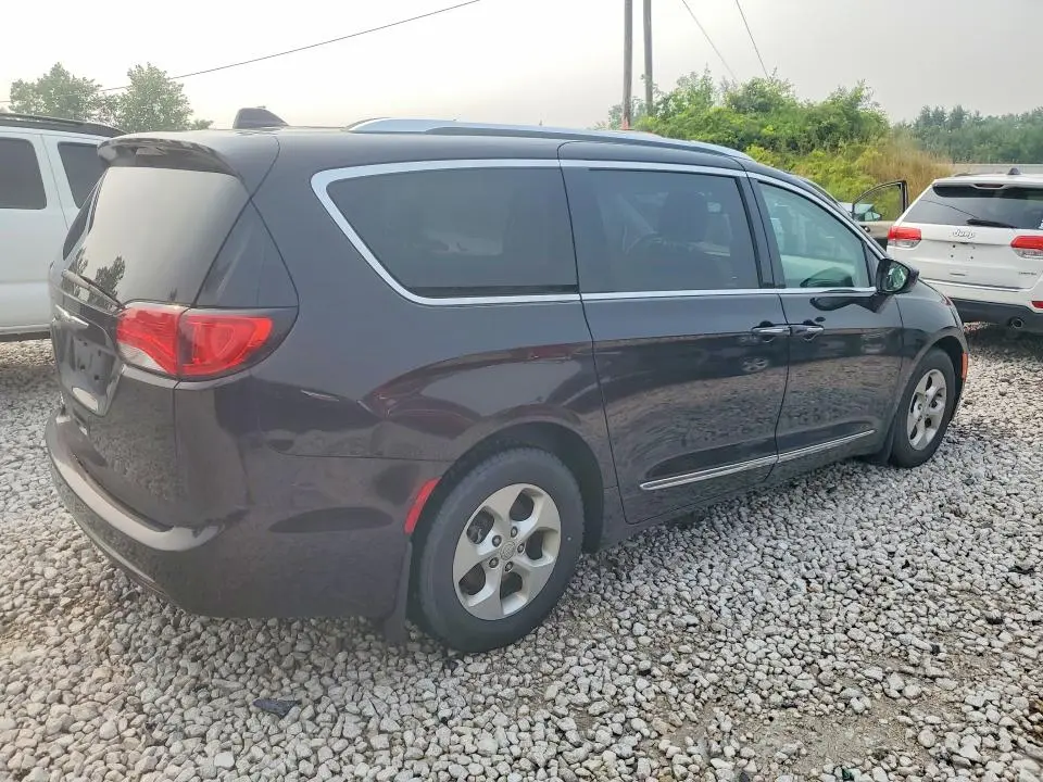 2017 CHRYSLER PACIFICA TOURING L PLUS  