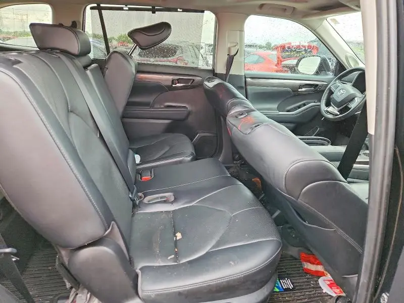 2022 TOYOTA HIGHLANDER LIMITED  