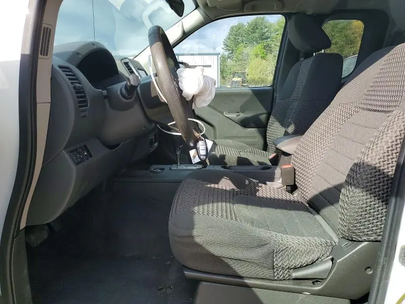 2021 NISSAN FRONTIER SV  