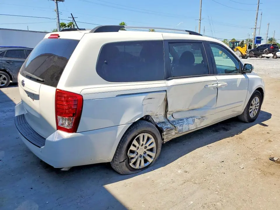 2012 KIA SEDONA LX  