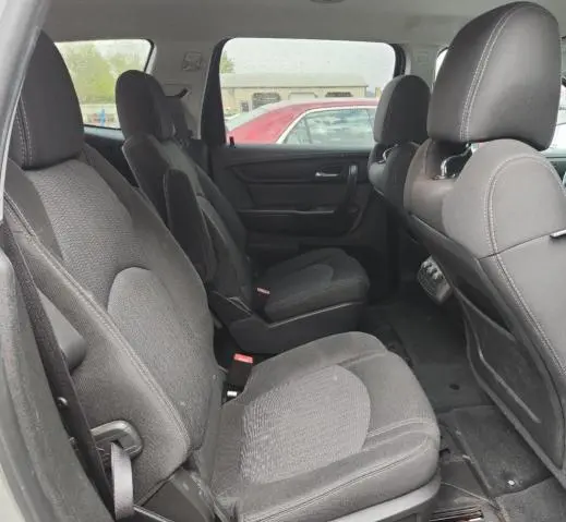 2017 CHEVROLET TRAVERSE LT  