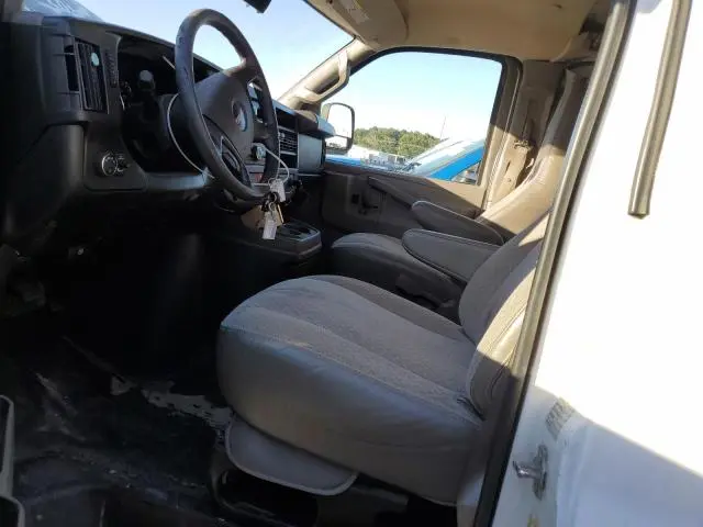 2016 GMC SAVANA G2500  