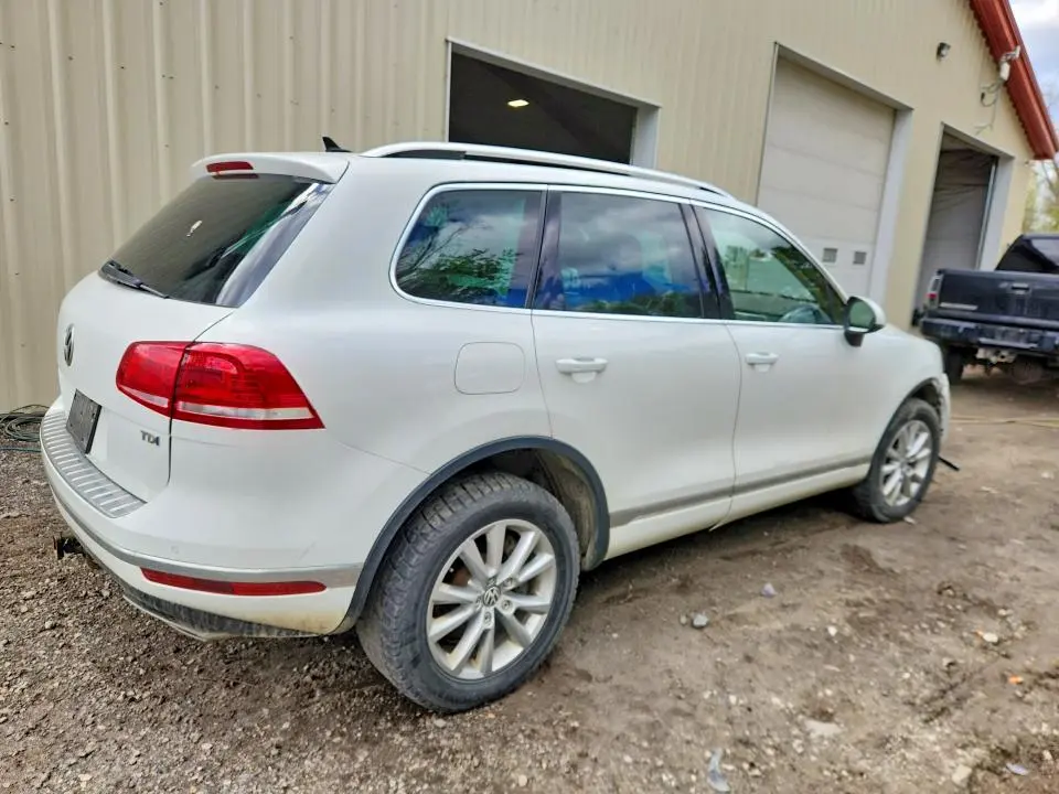 2015 VOLKSWAGEN TOUAREG V6 TDI  