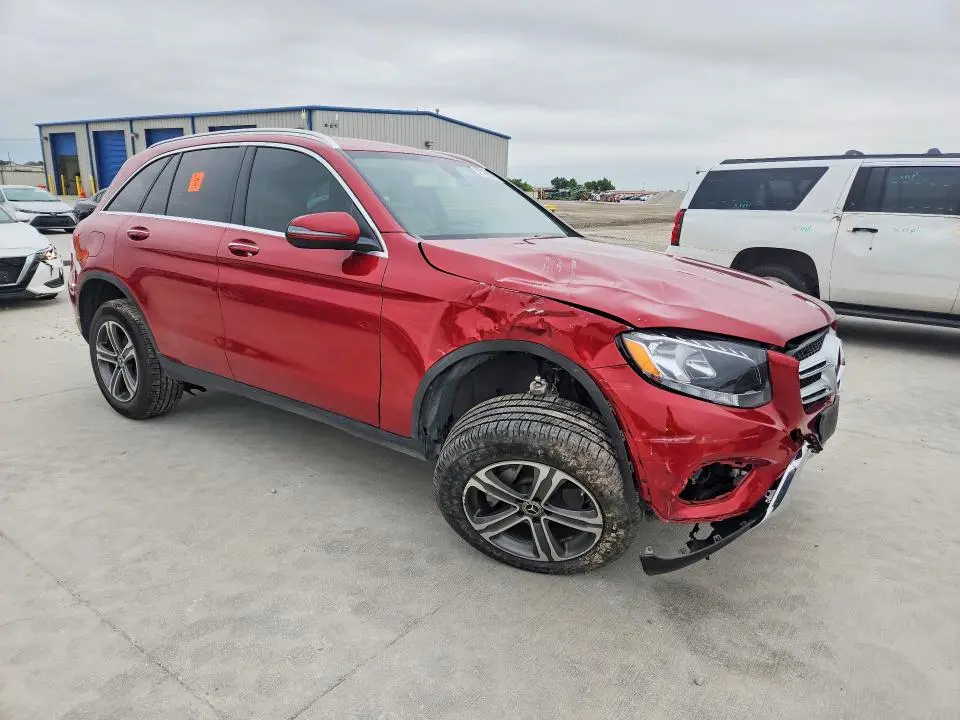2019 MERCEDES-BENZ GLC 300  