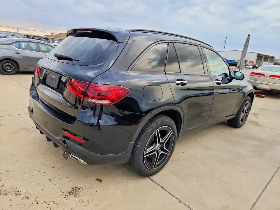 2022 MERCEDES-BENZ GLC 300  
