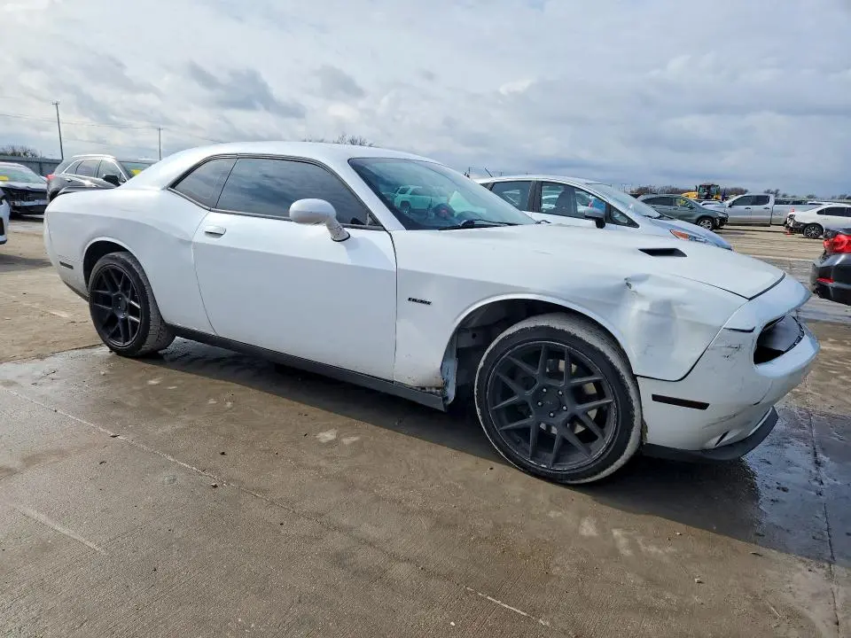 2015 DODGE CHALLENGER SXT  