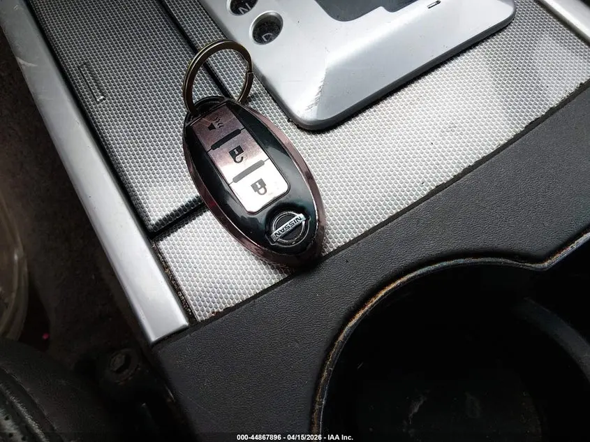 2011 NISSAN PATHFINDER SILVER