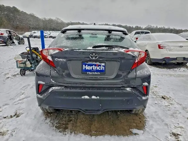 2022 TOYOTA C-HR XLE  