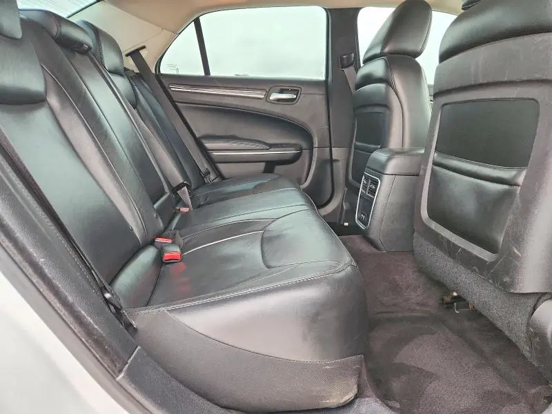 2016 CHRYSLER 300 LIMITED  