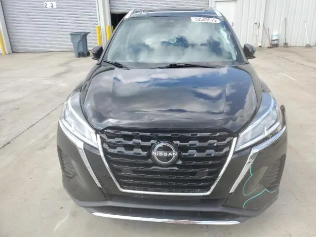 2022 NISSAN KICKS SV  