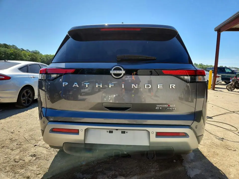 2024 NISSAN PATHFINDER SL  