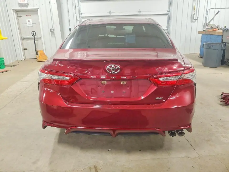 2018 TOYOTA CAMRY SE  