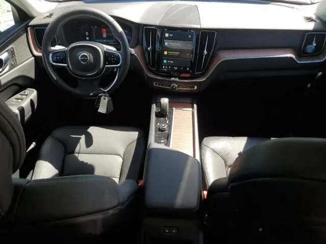 2024 VOLVO XC60 PLUS