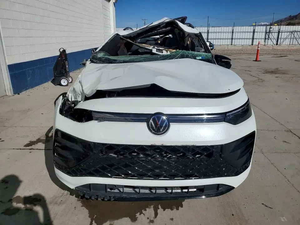 2025 VOLKSWAGEN TIGUAN SE R-LINE BLACK  