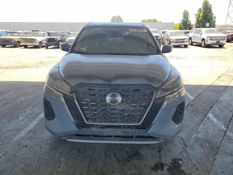 2021 NISSAN KICKS SV  