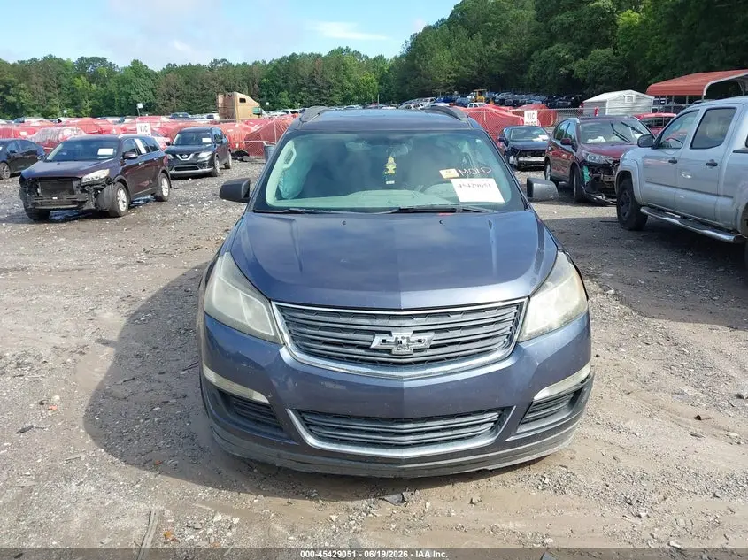 2013 CHEVROLET TRAVERSE LS