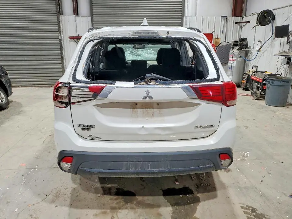 2018 MITSUBISHI OUTLANDER SE  