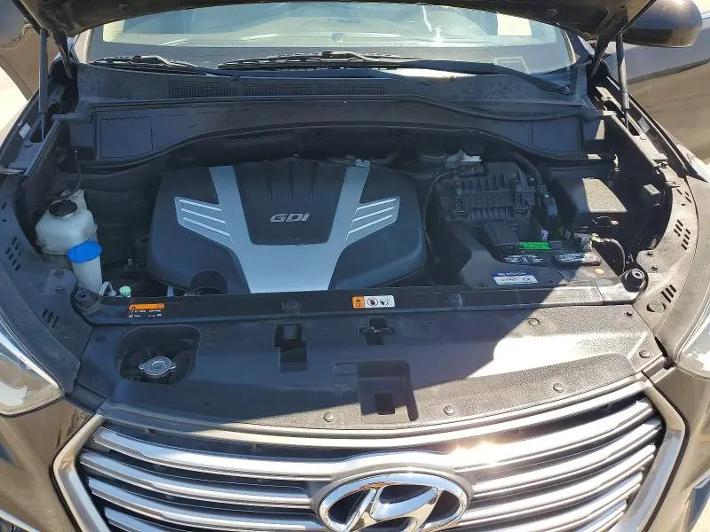 2017 HYUNDAI SANTA FE SE  