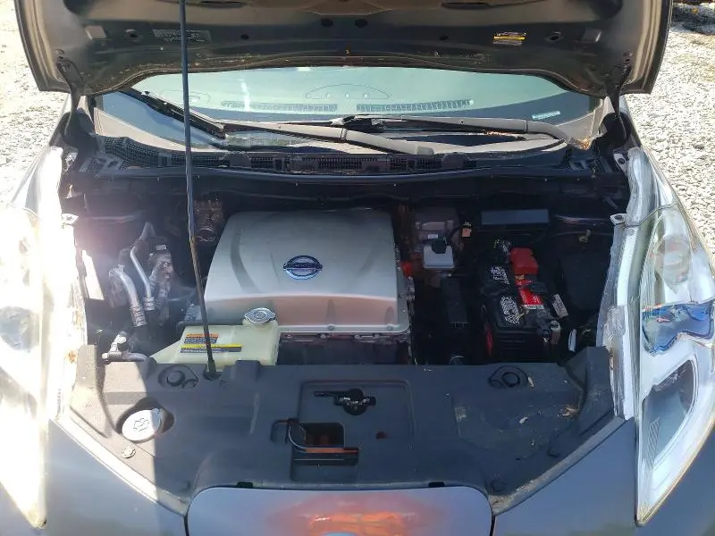 2015 NISSAN LEAF S  