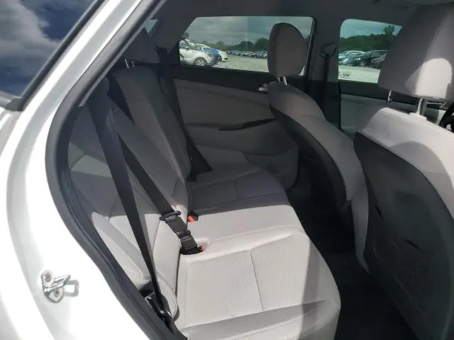 2021 HYUNDAI TUCSON SE  