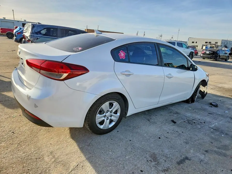 2017 KIA FORTE LX  
