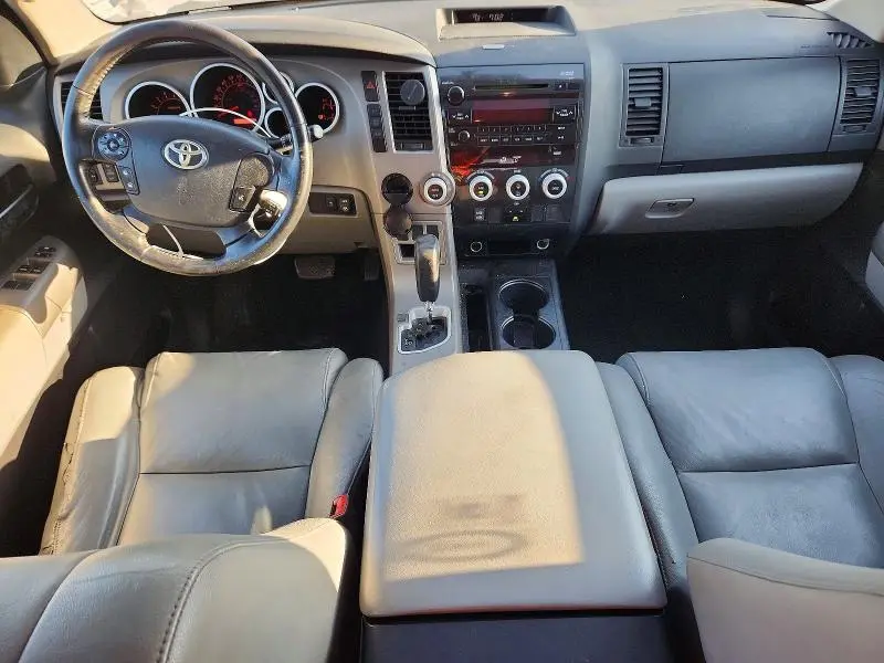 2013 TOYOTA SEQUOIA SR5  