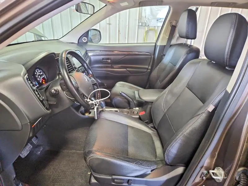 2016 MITSUBISHI OUTLANDER SE  