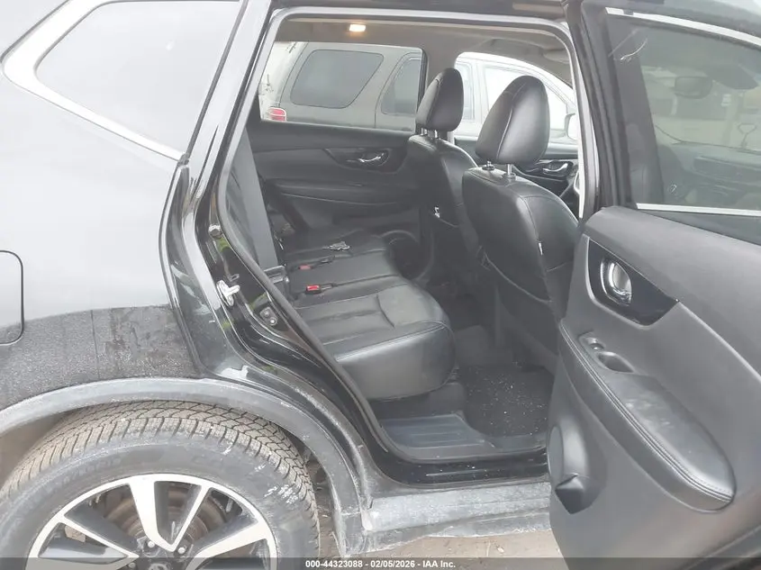 2019 NISSAN ROGUE SL