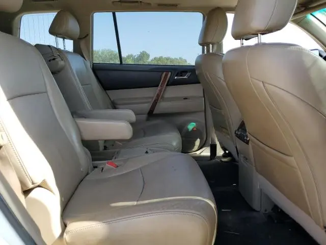 2011 TOYOTA HIGHLANDER LIMITED