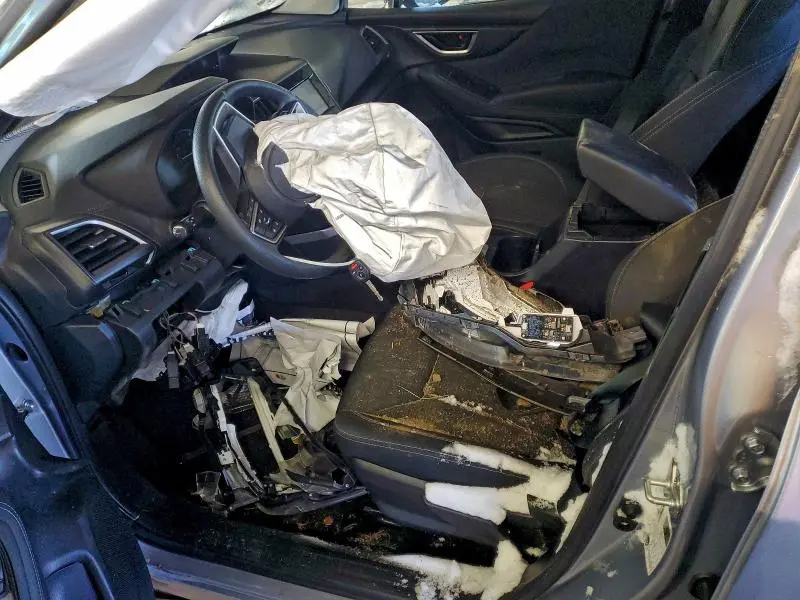 2021 SUBARU FORESTER   