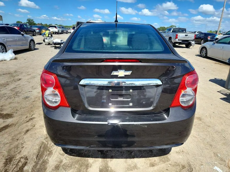 2014 CHEVROLET SONIC LT  
