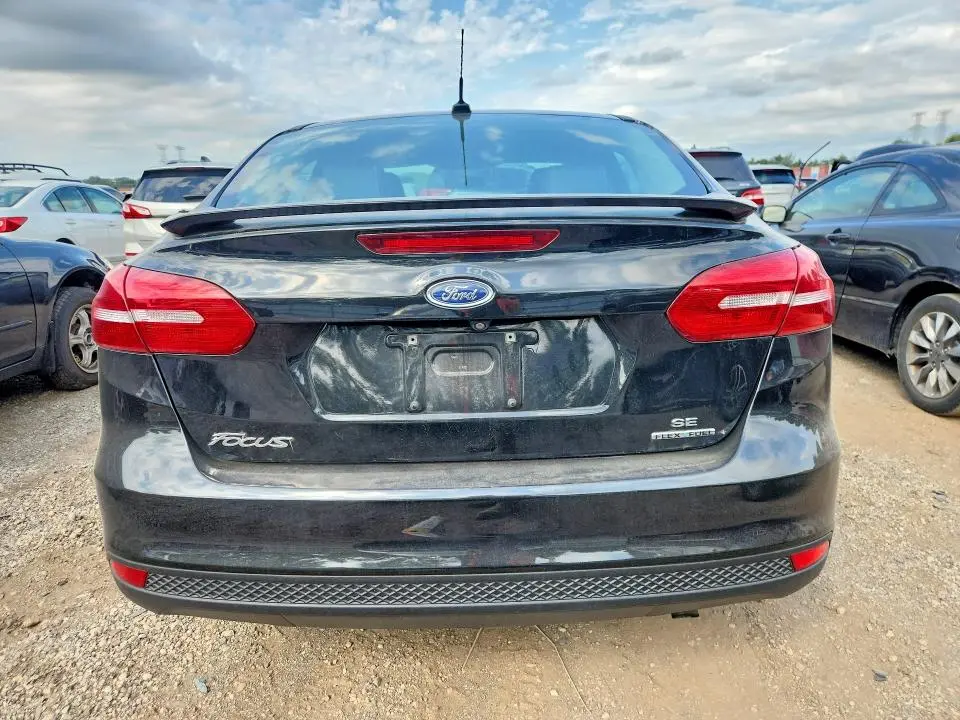 2015 FORD FOCUS SE  