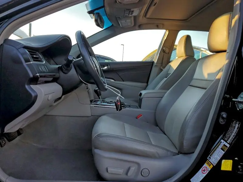 2014 TOYOTA CAMRY SE  