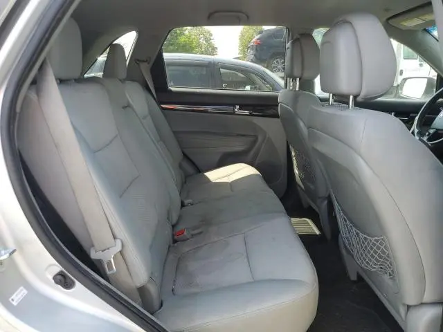 2011 KIA SORENTO BASE  